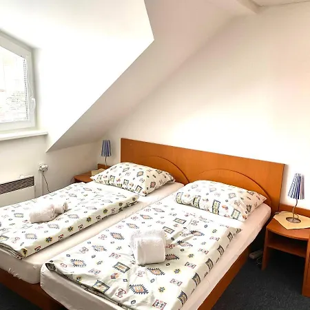 בית הארחה Kamenec Zakamenne