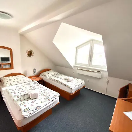 Kamenec בית הארחה Zakamenne